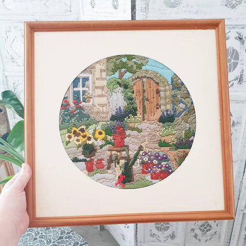 Round House Garden Artwork Tapestry Vintage Antique Embroidered Needlepoint Apothecary Home Decor Wall Art Wooden Circular Picture Frame